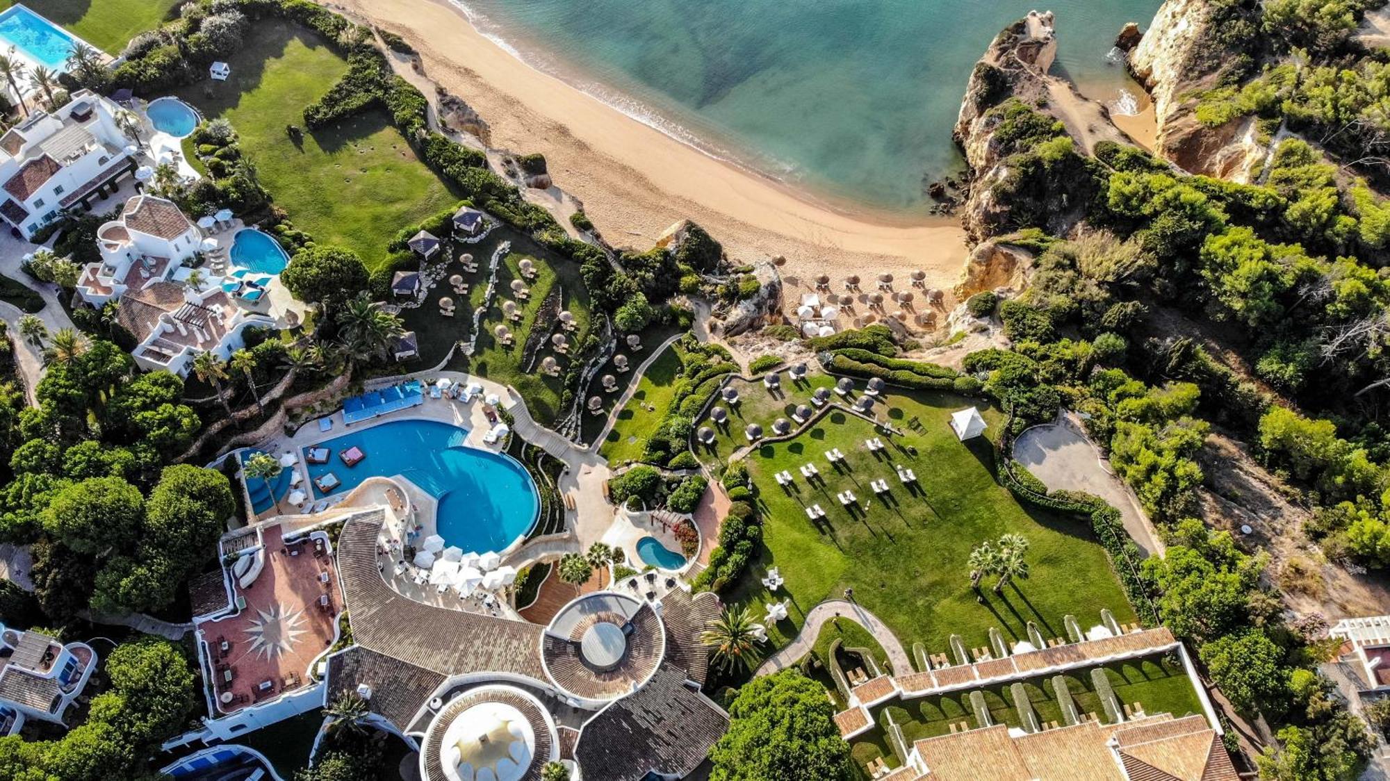 Vila Vita Parc Armação de Pêra Exterior foto Aerial view of the hotel